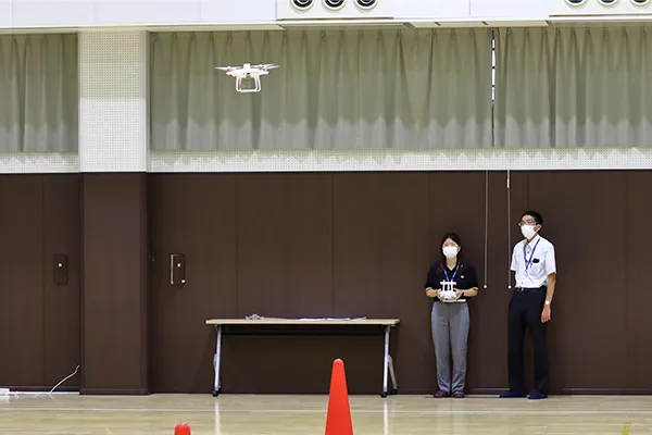 工業高校でのドローン学習会